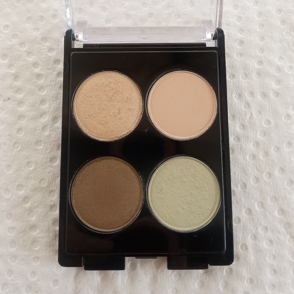 Lancôme Color Focus Matte Eyeshadow Positive Filigree Limelight Blink Green Gold